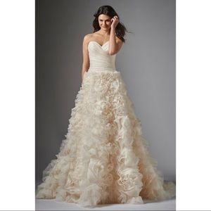 NWT Champagne Fairytale Wtoo Wedding Gown
